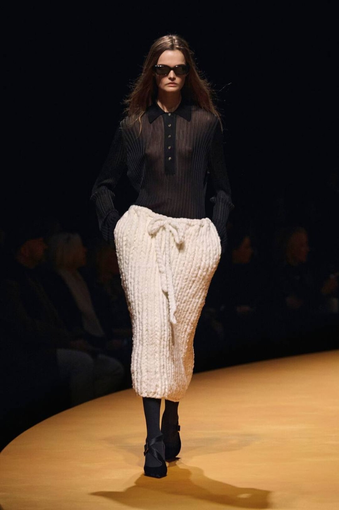 Рубрика «мастхэв»: авангардная юбка из гипер-пряжи