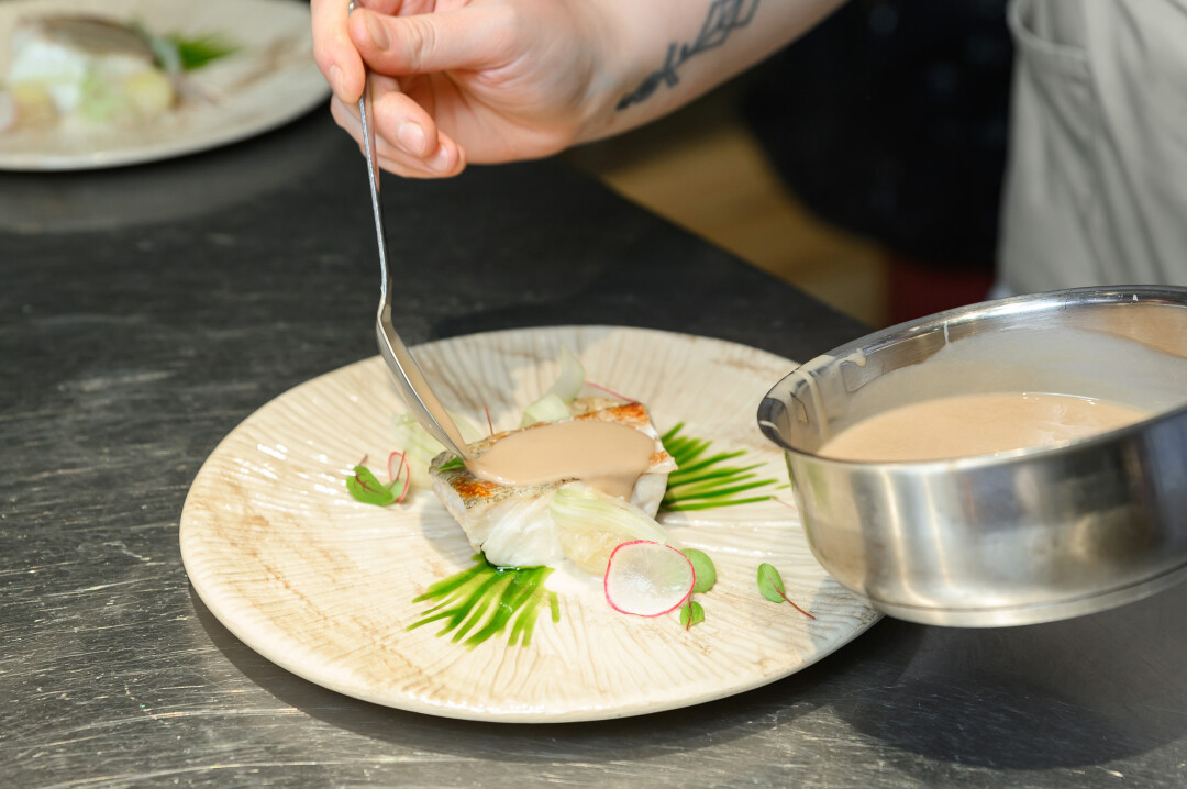 Балхашский судак, сало из конины и соус берблан