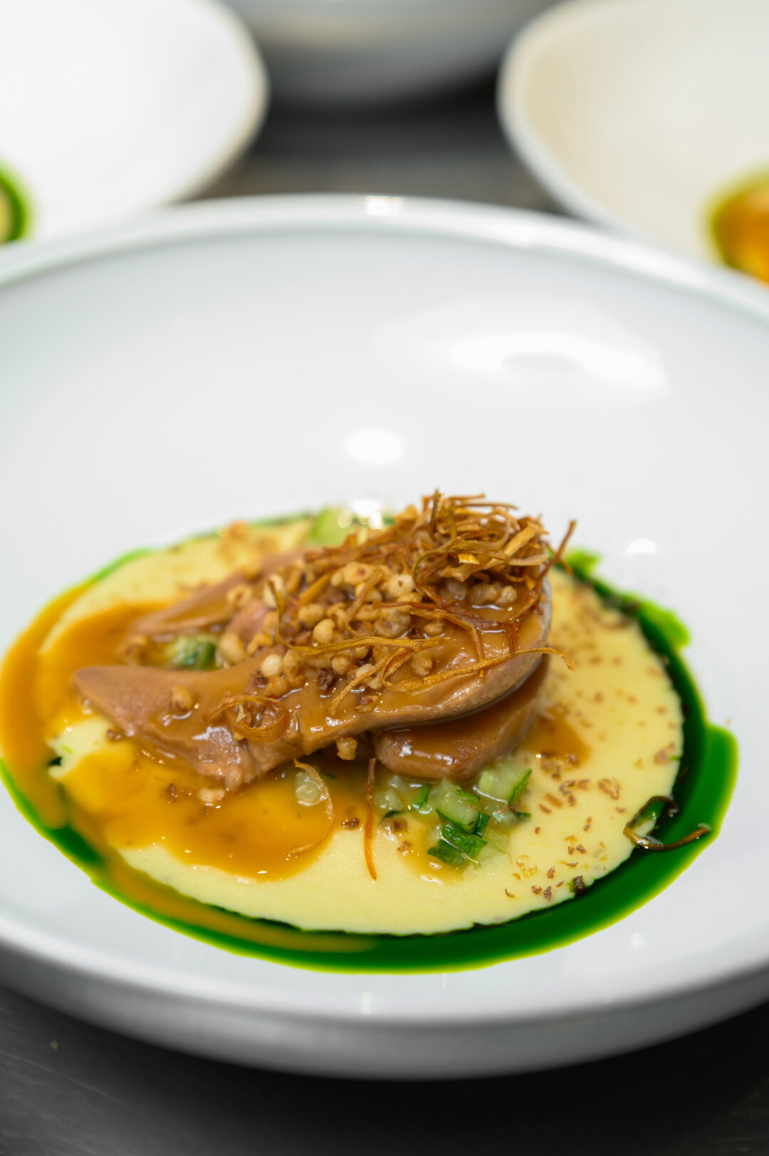 Томленные язычки барашка, пармантье, попкорн из гречки