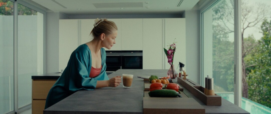 Кадр из фильма «ON и Она»