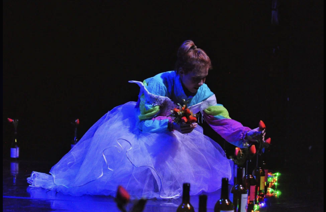 Спектакль «Пол это лава, а Маша ШЛВ»