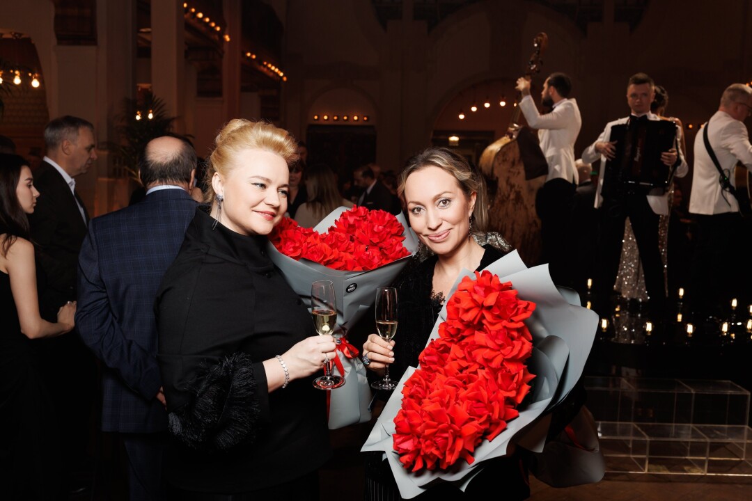 Елена Лихачева, Яна Шиндяпина