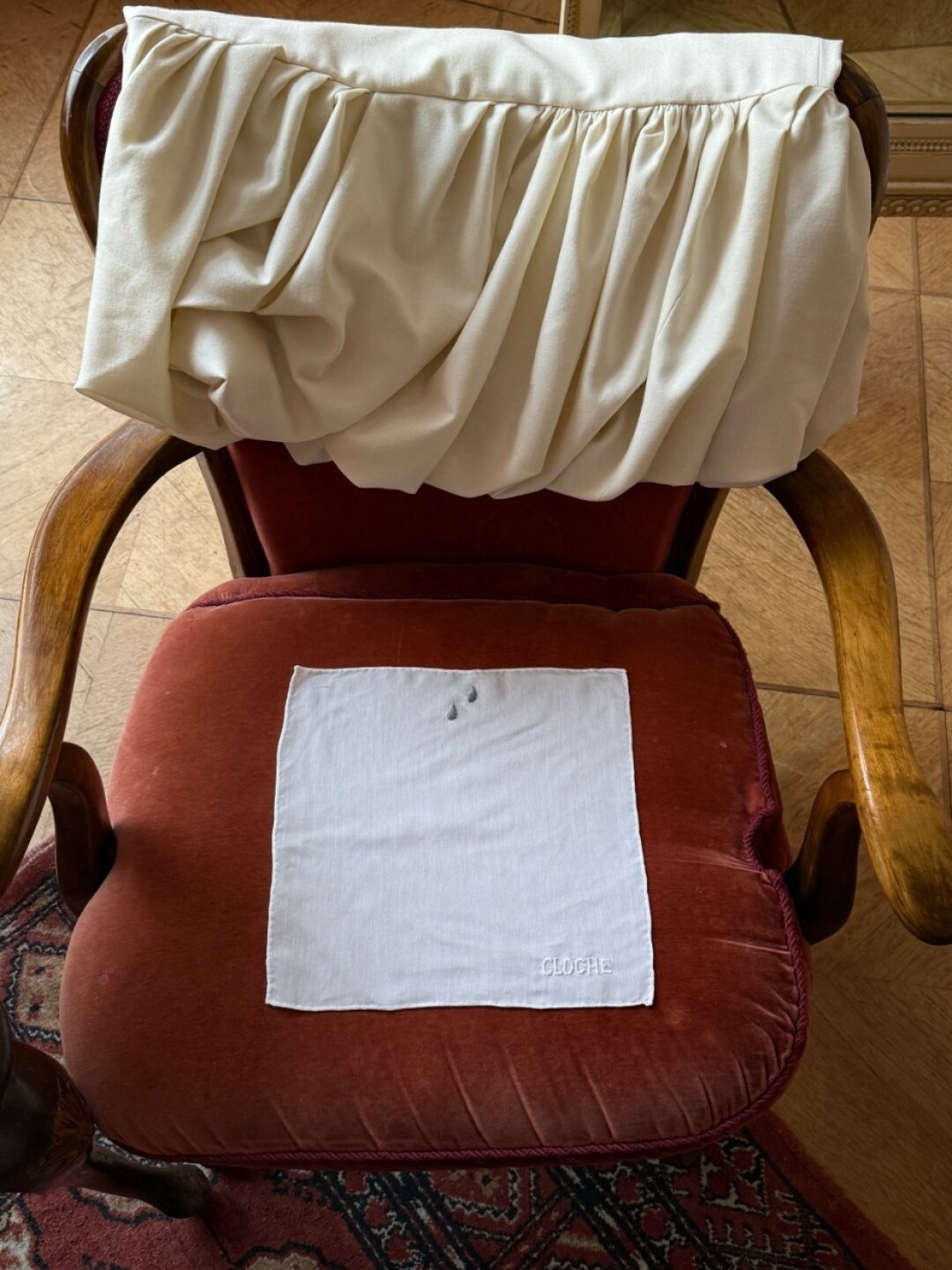 Платок Cloche, 7 000 руб.