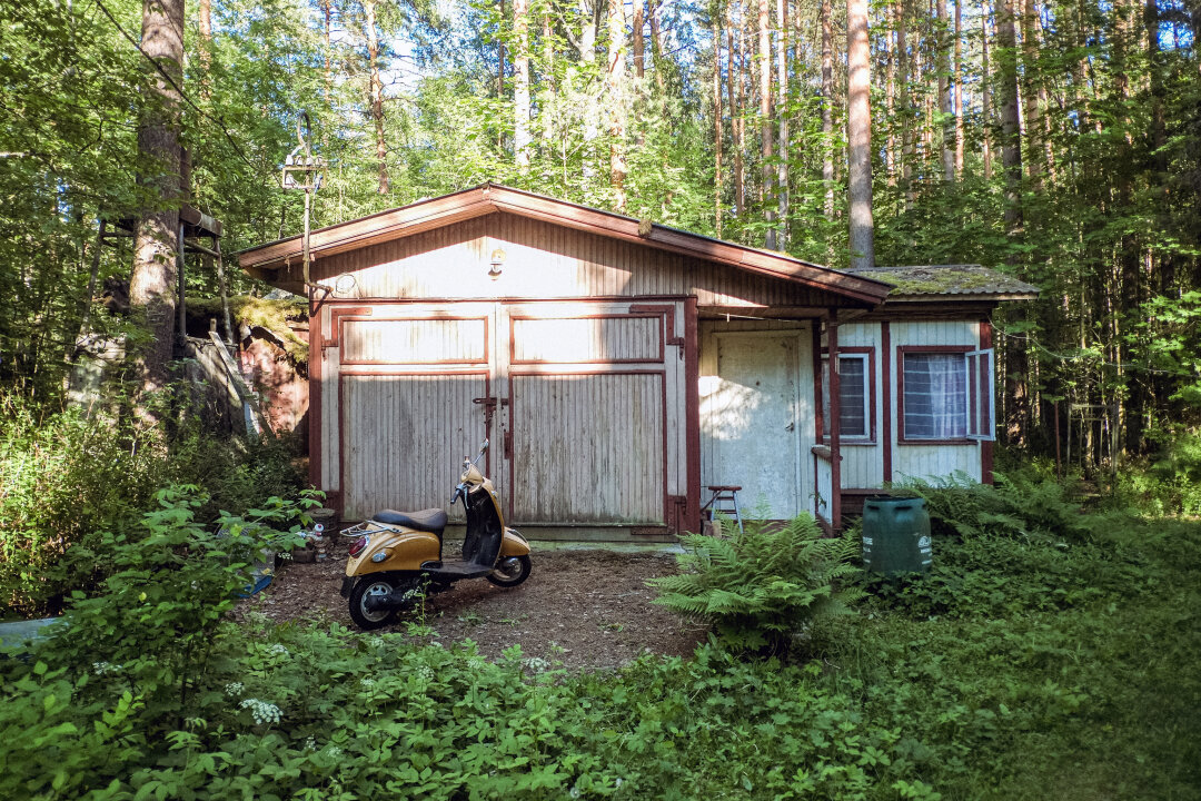 Финский гараж на заднем дворе