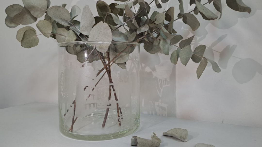 Лаборатория «Петербургский стиль. Травление стекла», I место. Сет дизайнерских предметов настольного формата, отражающих петербургский стиль. Проект