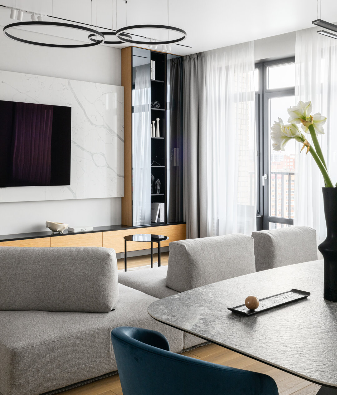 Модульный диван Ditre Italia от Areta Design стал центром зоны отдыха