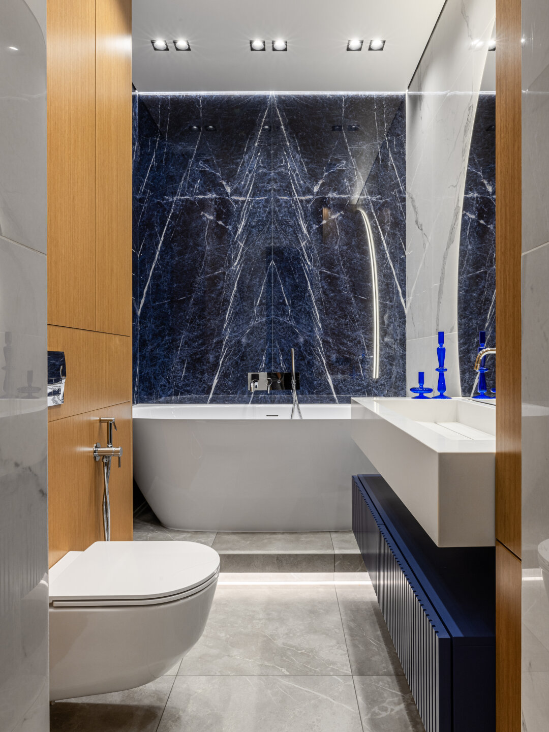 Панно выполнили профессионалы из Areta Design