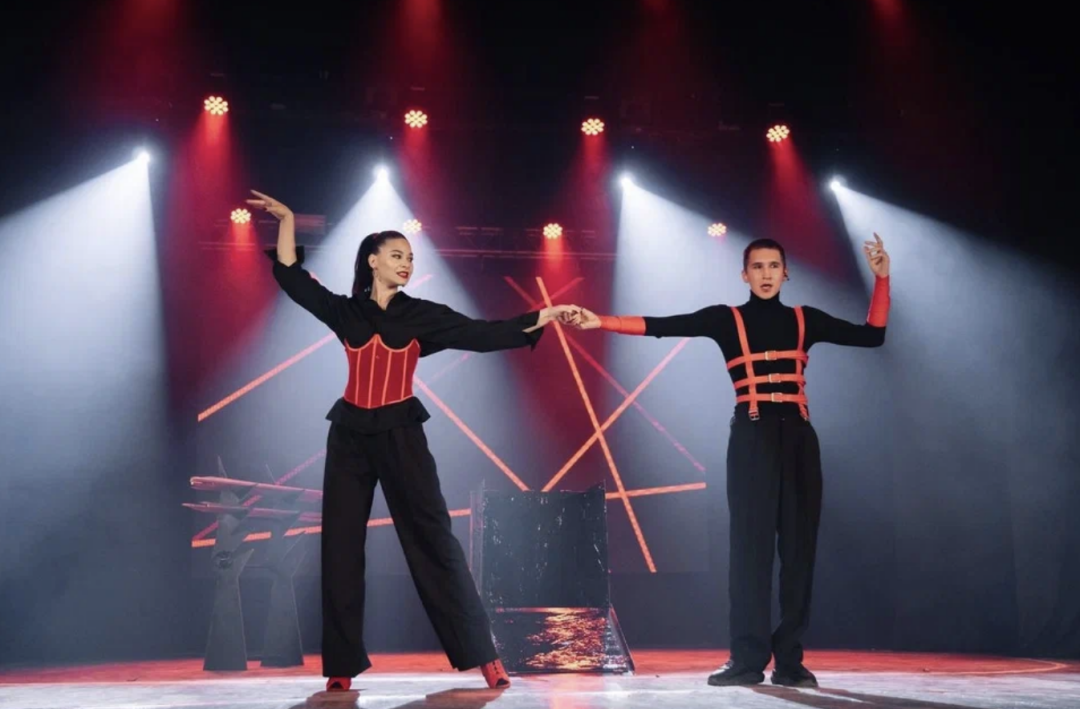 Шоу «За кулисами»