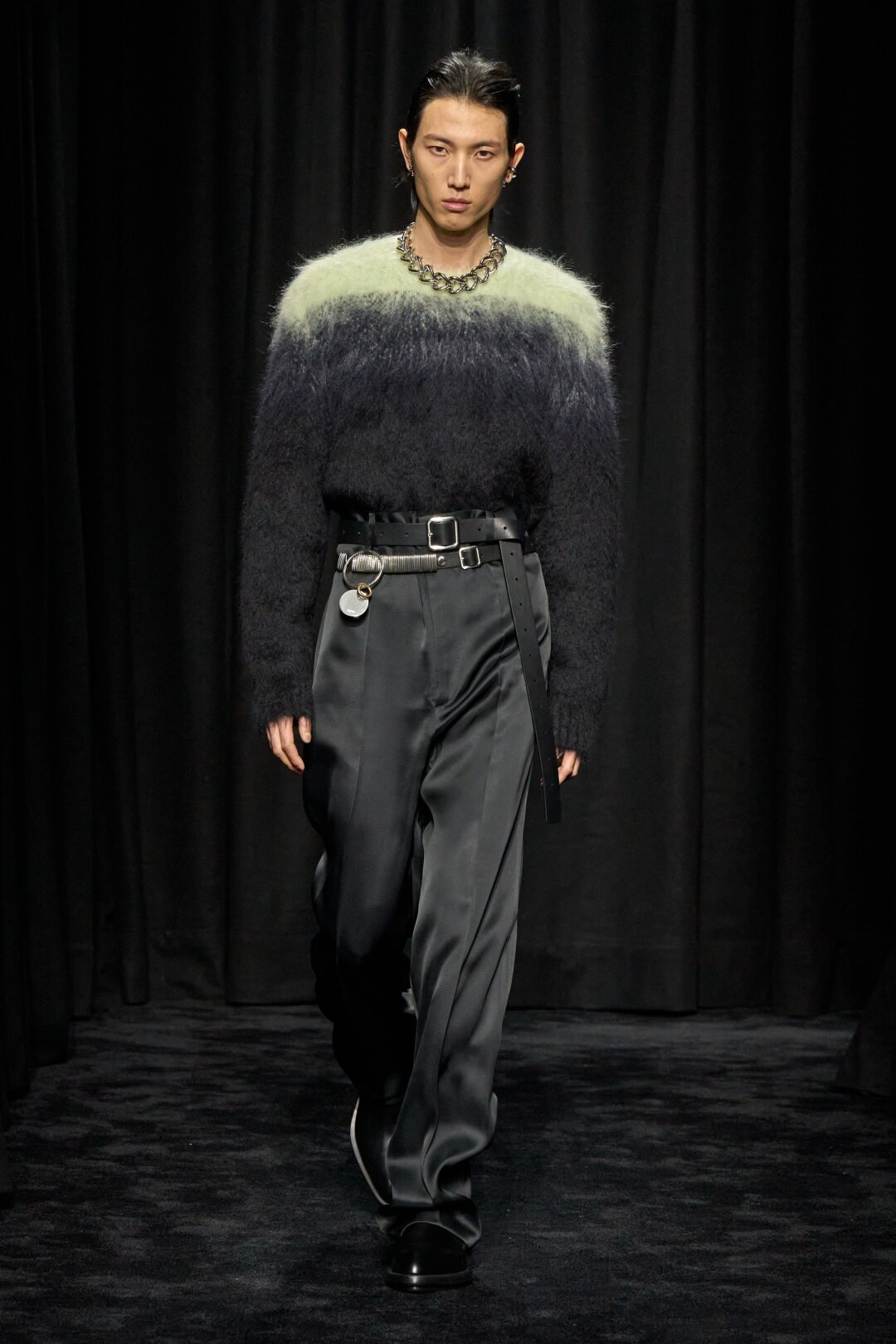 Свитеру градиент тоже к лицу!