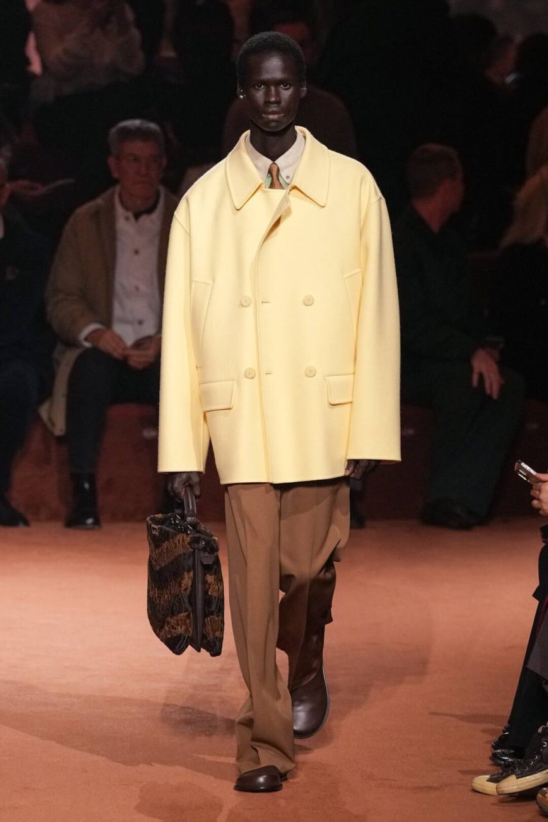 Оттенок сливочного масла всё еще с нами!