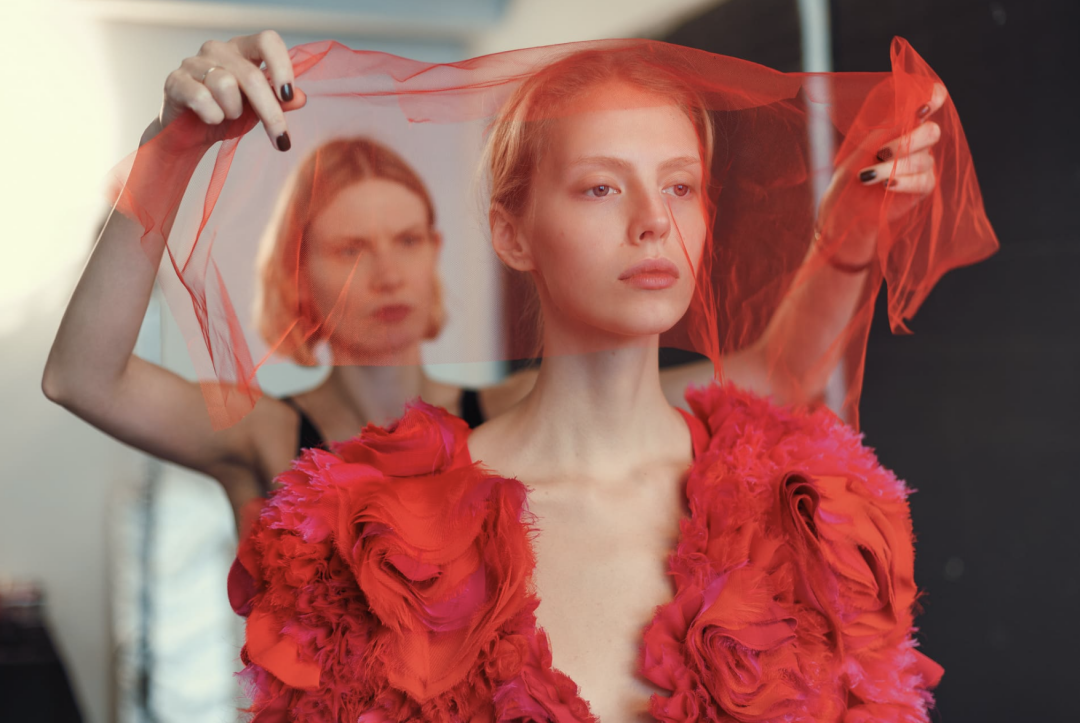 Бэкстейдж показа Ulyana Sergeenko Haute Couture