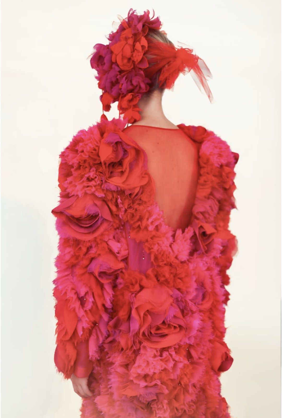 Бэкстейдж показа Ulyana Sergeenko Haute Couture