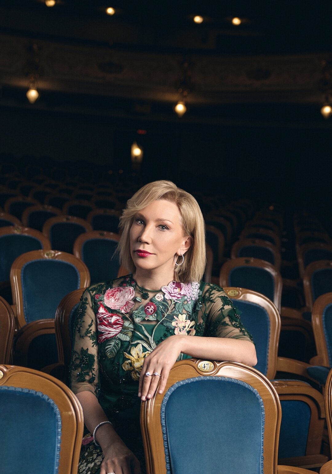 Татьяна  Архипова. Серьги, кольца, браслет MERCURY, коллекция Classic, платье «ТАТЬЯНА ПАРФЕНОВА»