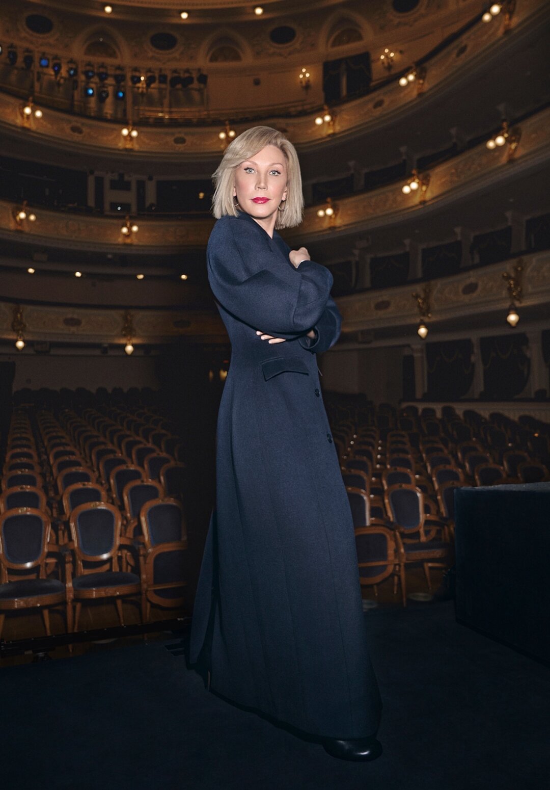 Серьги, колье, браслет, кольца MERCURY, коллекция Classic,пальто TOOMATCH (все – ДЛТ)