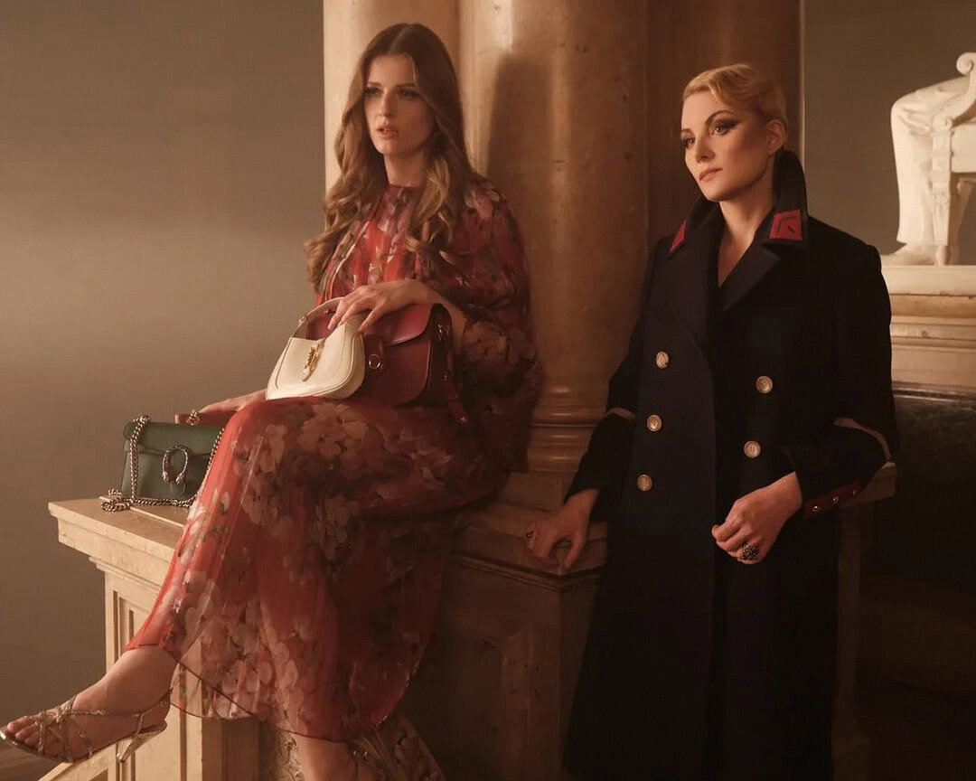 Софья Эрнст и Рената Литвинова в фильме «Скромное обаяние волшебников», над которым работал фотограф Абдулла Артуев