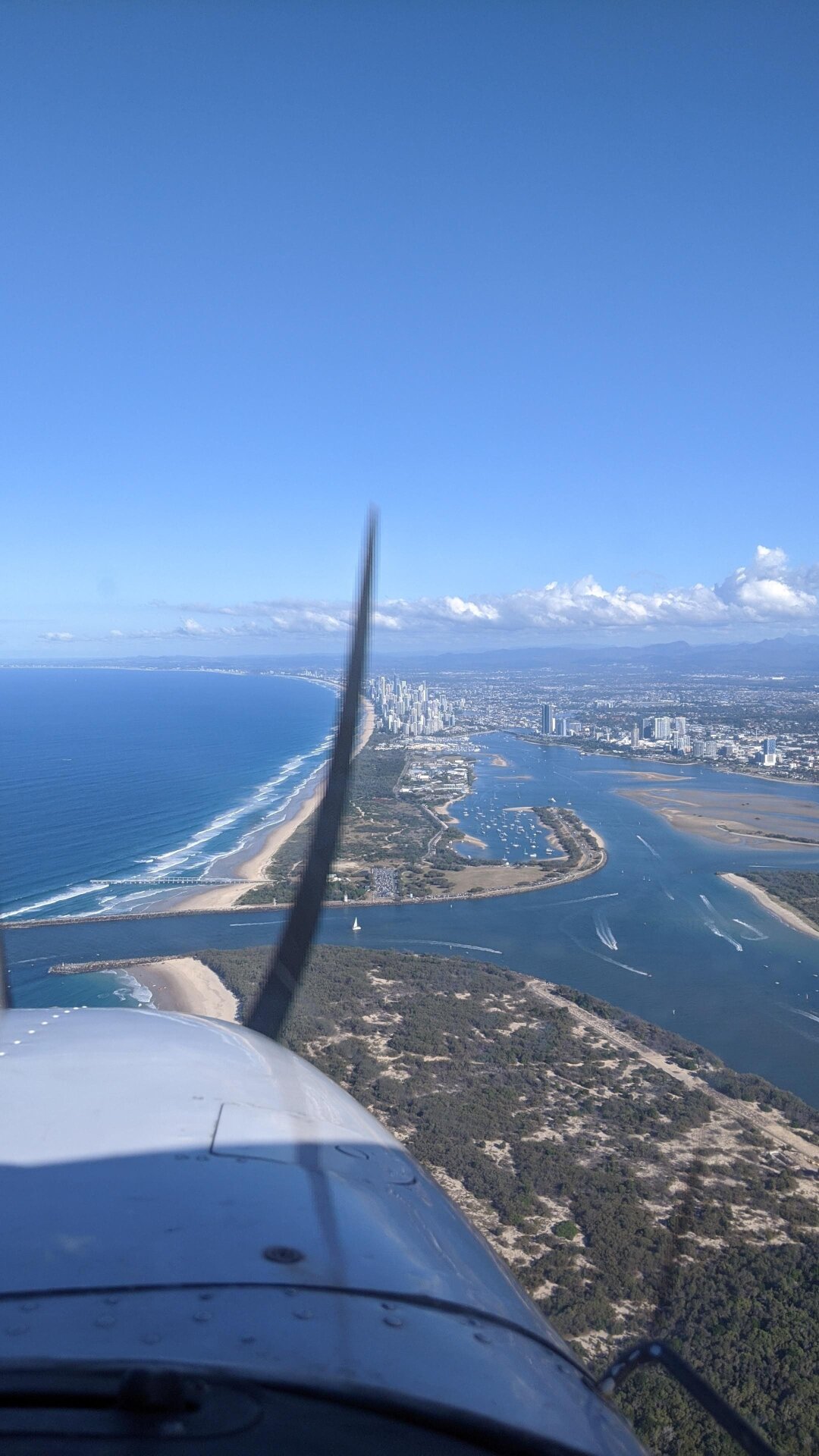 Вид на Голд Кост с вертолета