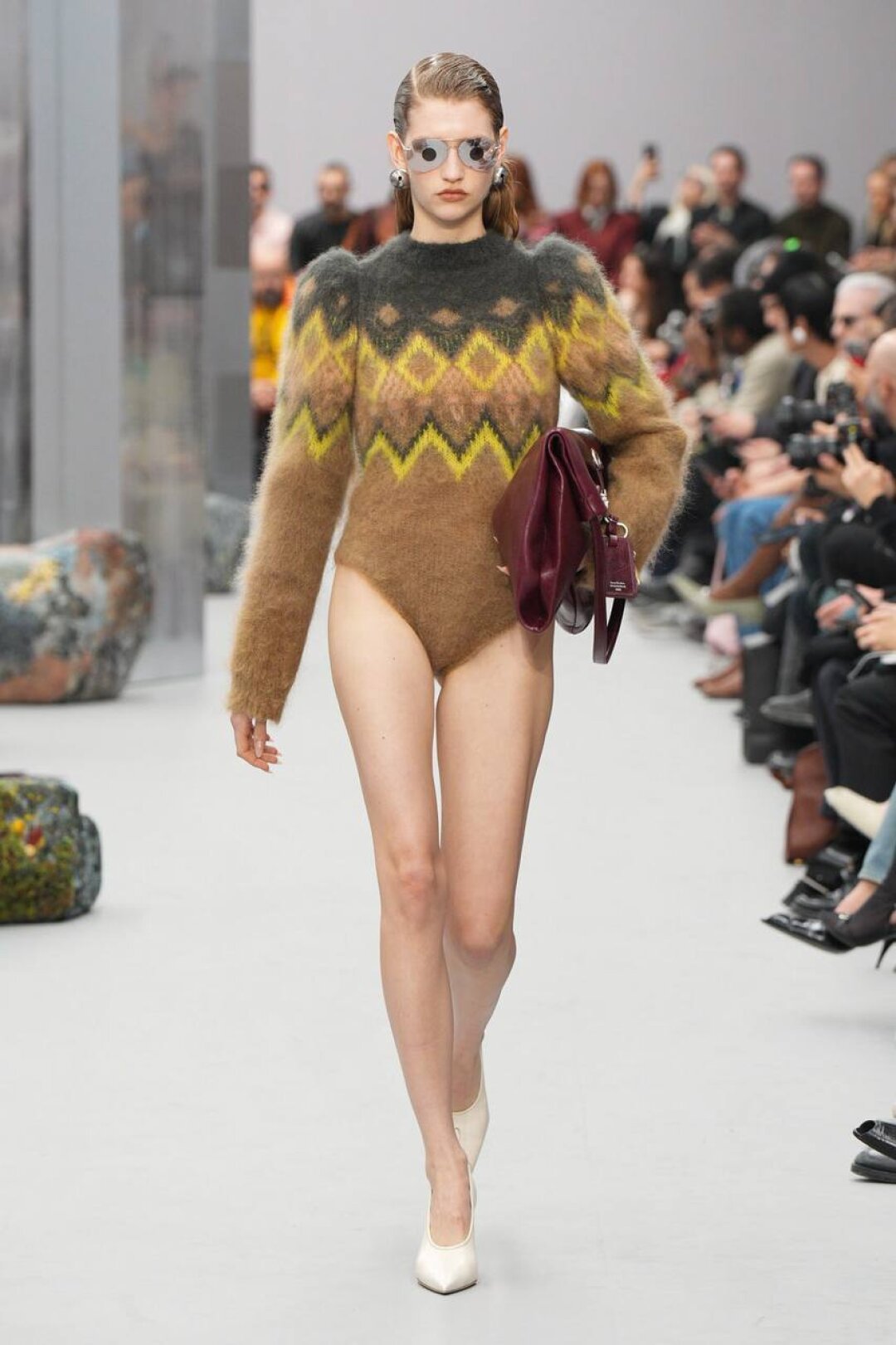 Пополняем коллекцию скандинавских свитеров ворсистыми après-ski боди