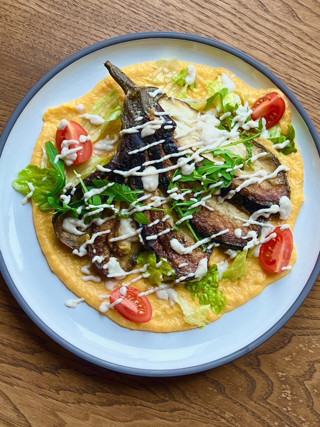 Жареный баклажан с тыквенным соусом