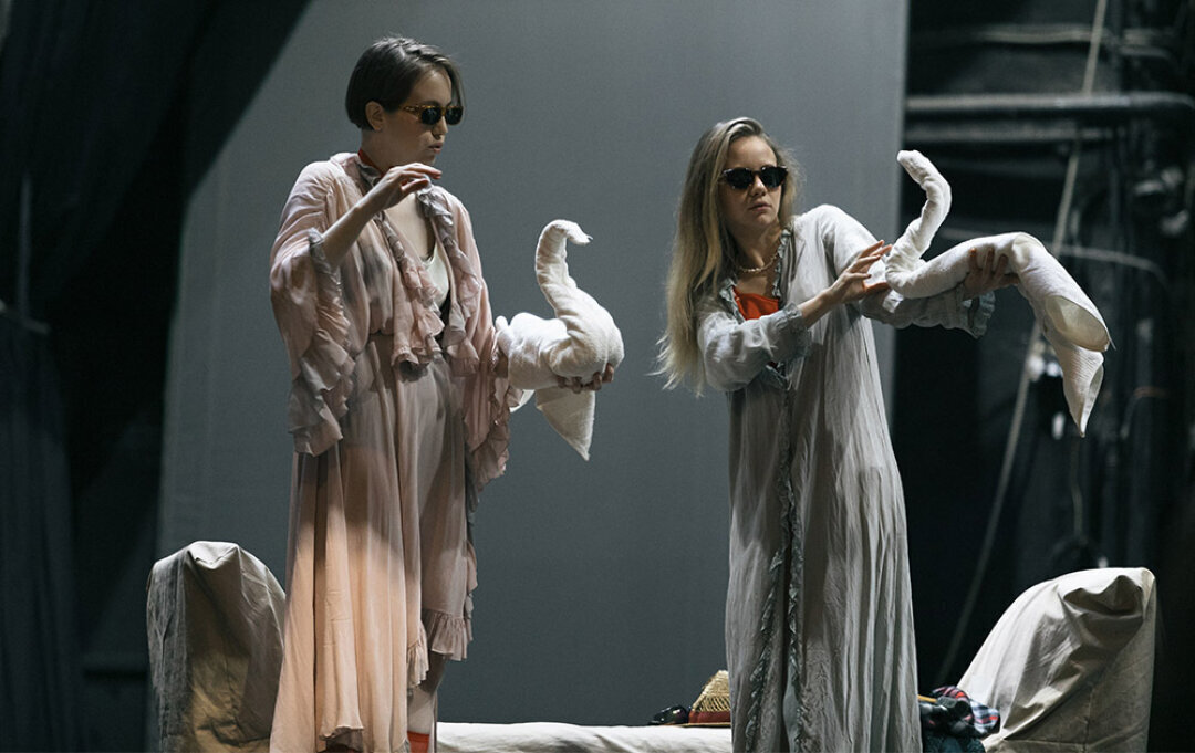 Репетиция спектакля «На всякого мудреца довольно простоты»