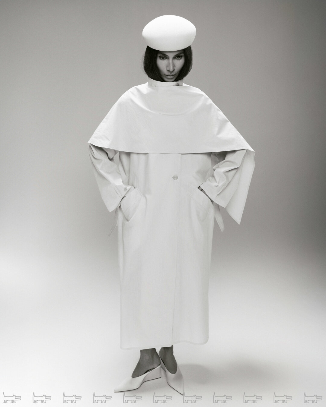 На Оксане: тренч THE ROW, мюли ALAIA, шляпа LORO PIANA