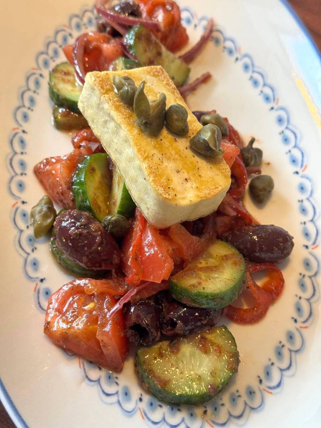 Греческий салат с сыром тофу