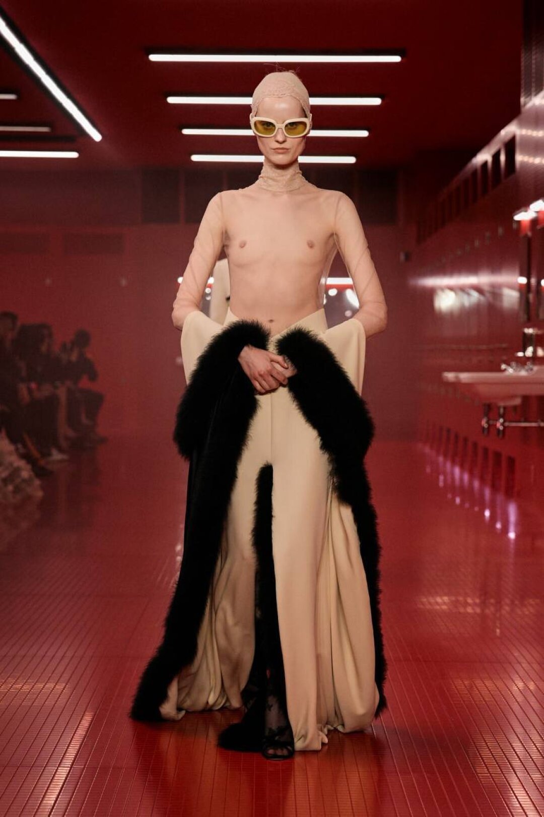 «Голое» платье здорового человека (Бьянка, прости!)