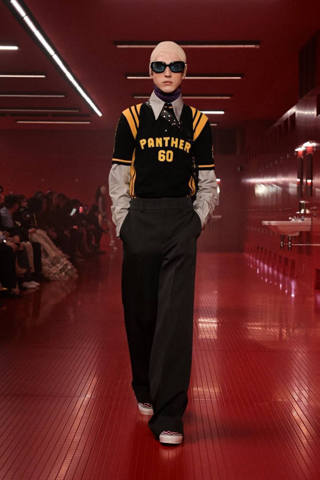 Это комбо: регбийка + классическая рубашка