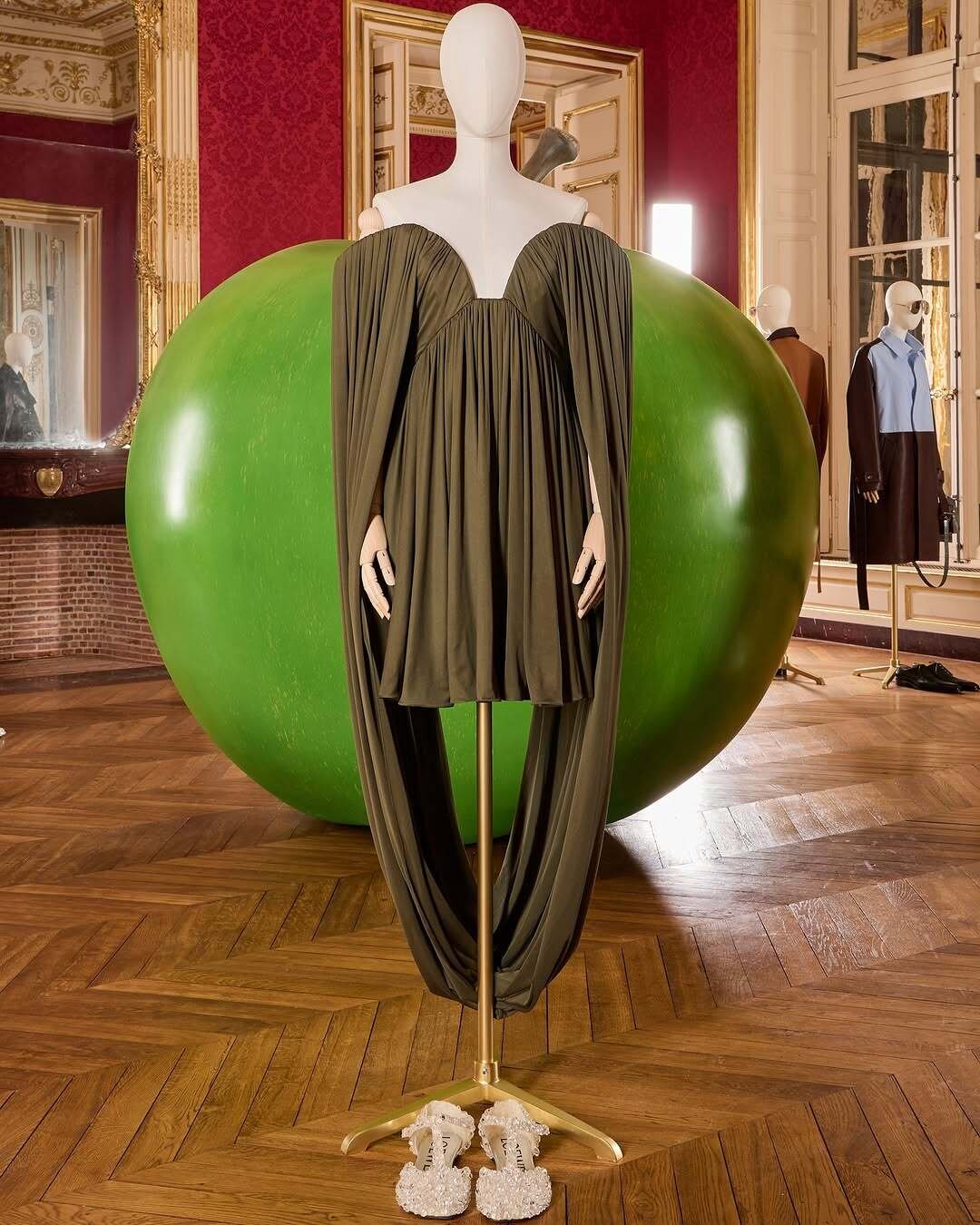 Джонатан Андерсон VS Питер Мюлье