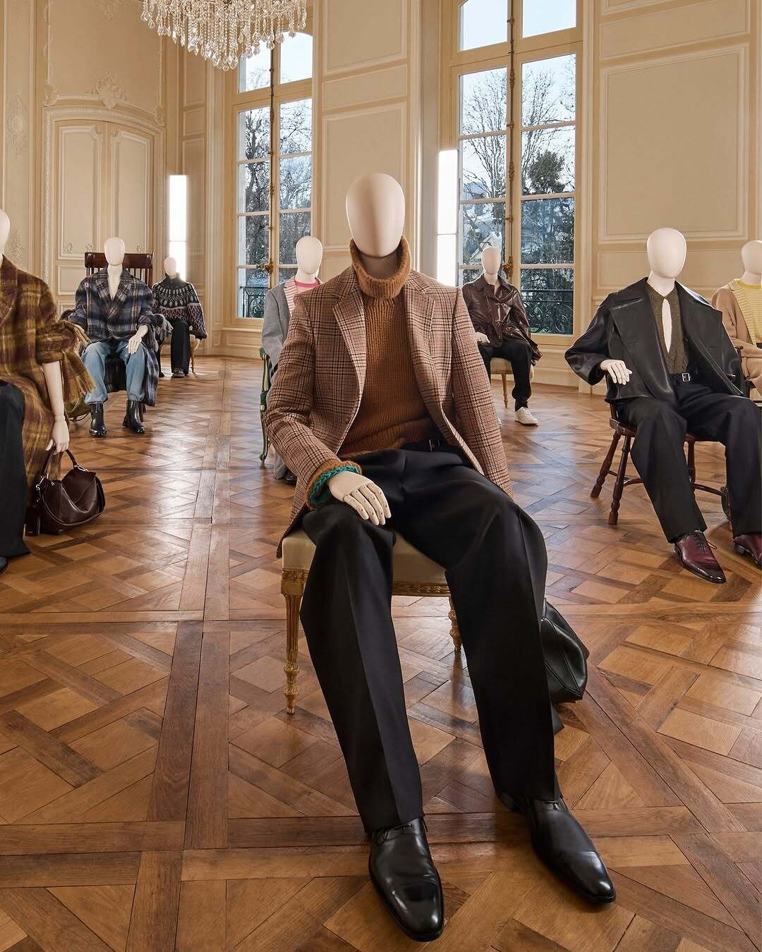 Сидим на дорожку (в Dior)