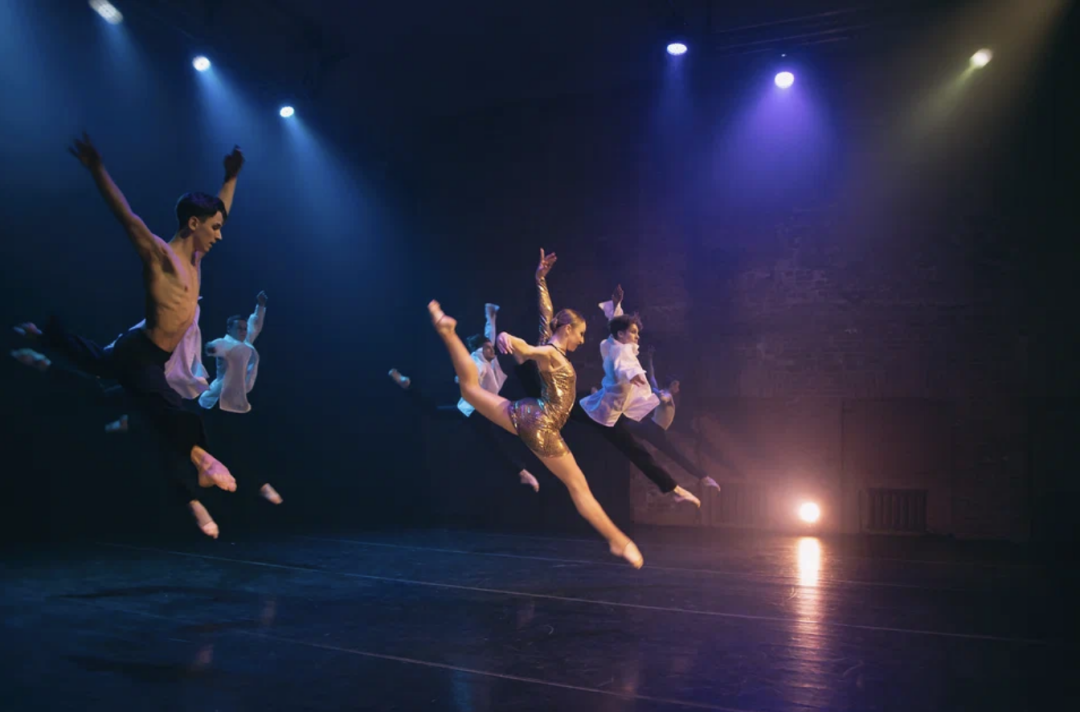 Балет «Дивертисменты босиком»