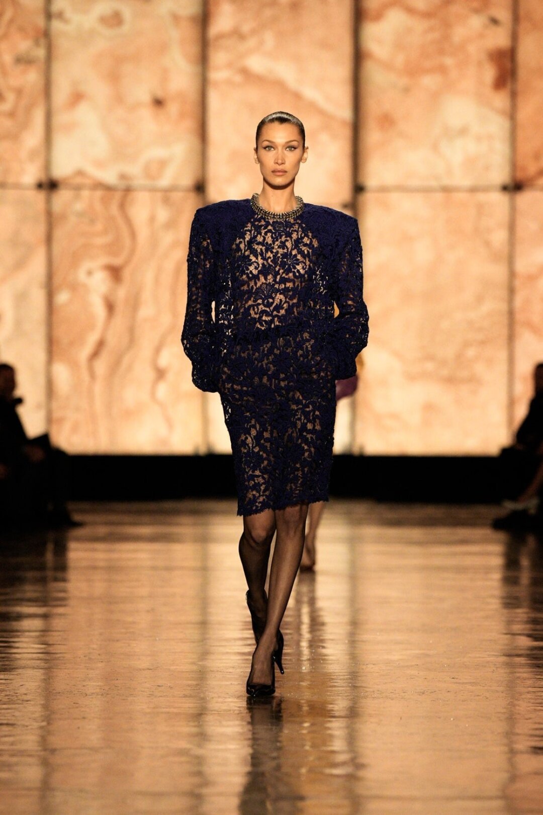 Вангуем, у Беллы Хадид эксклюзив с Saint Laurent!