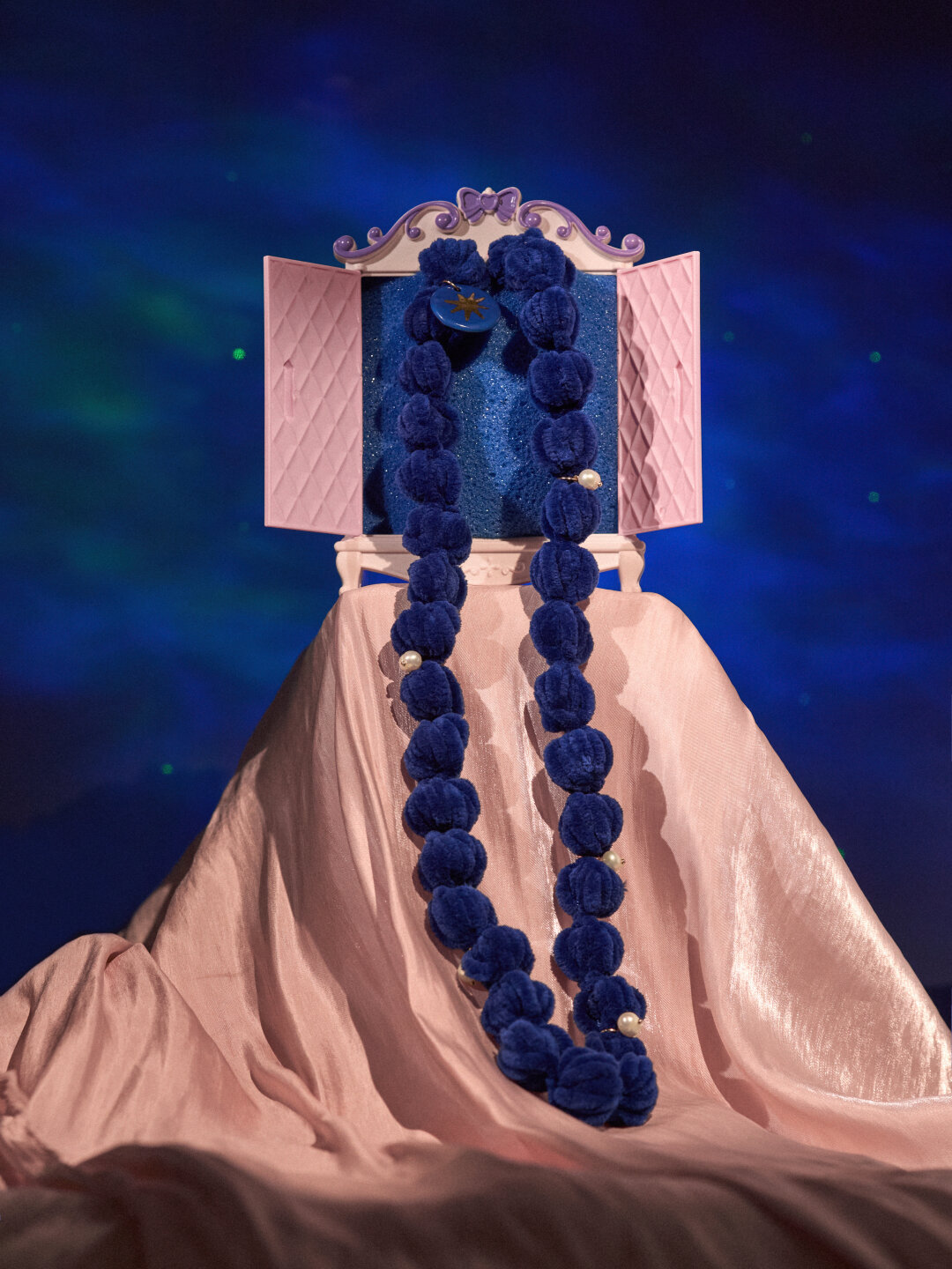 Бусы «Плюшевый ELECTRIC BLUE». Из коллекции «Гражданкам космоса»