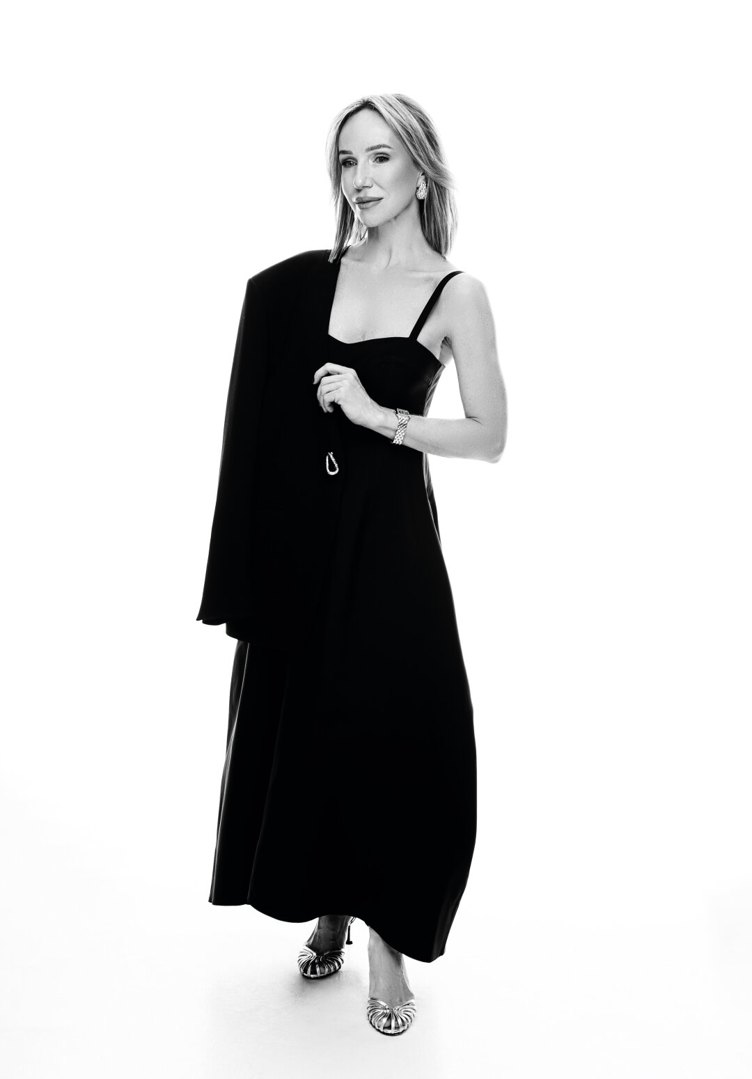 Платье и пиджак JIL SANDER, босоножки ALEVI