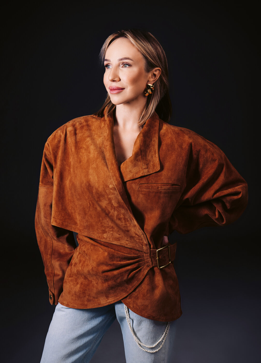 Пиджак и джинсы DARKPARK, мюли PARISTEXAS