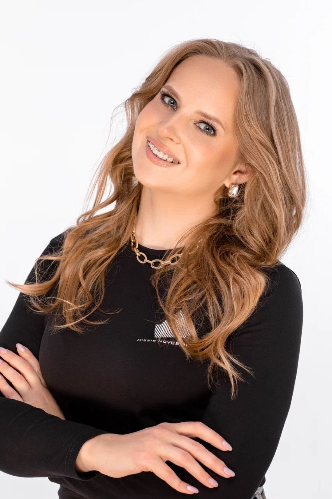 Метелица Анна Меня зовут Анна Метелица! Мне 37 лет. И в первую очередь я ЖЕНЩИНА! Сильная и независимая, слабая и ранимая. Я директор по развитию в