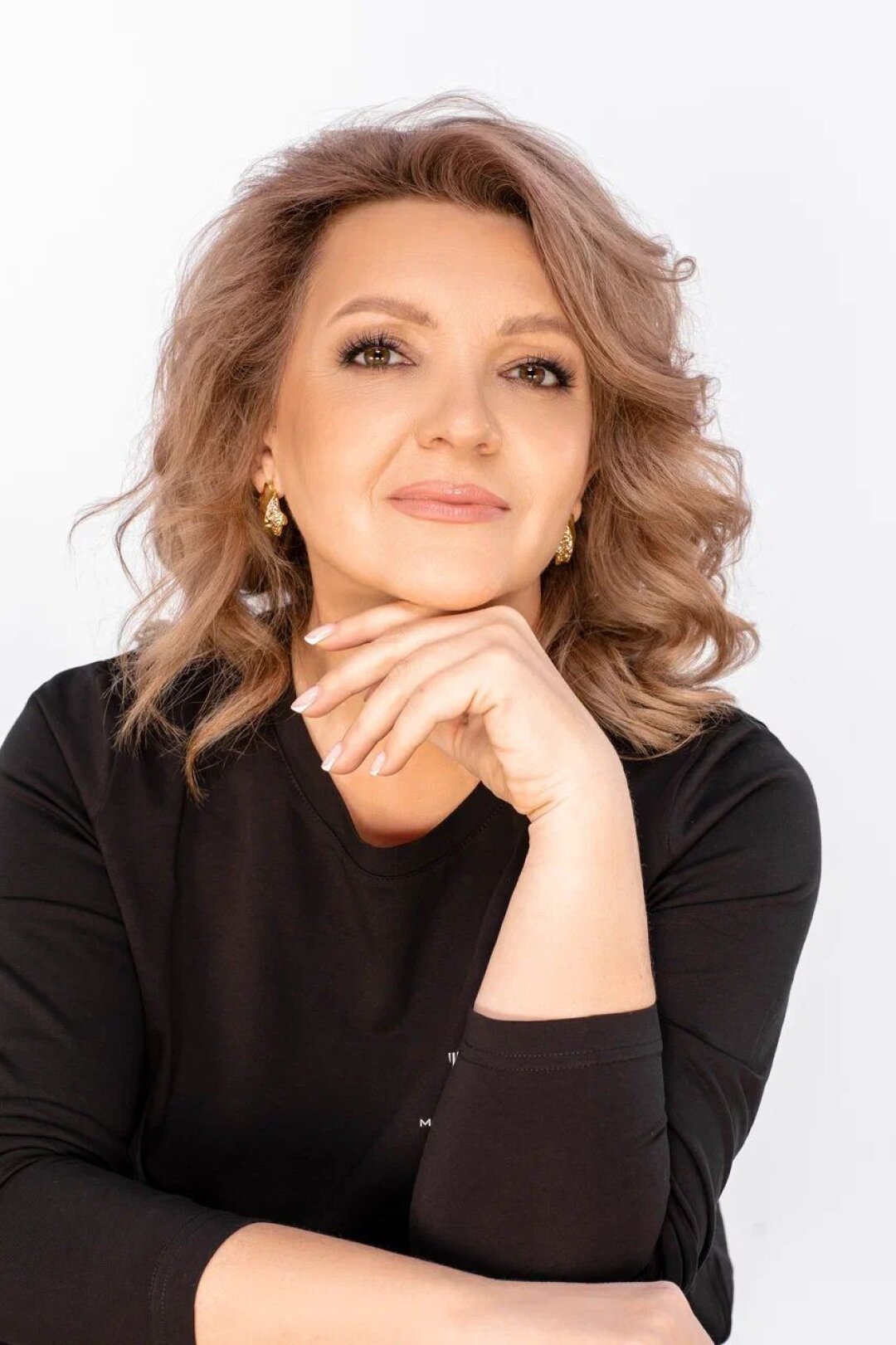 Сипайлова Наталья Здравствуйте, меня зовут Наталья, мне 52 года и я здесь, чтобы продемонстрировать, что красота и молодость — это не просто цифры в