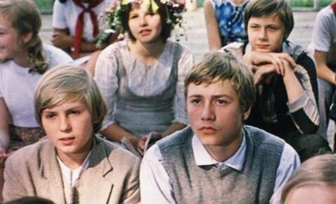 Кадр из фильма «Сто дней после детства»