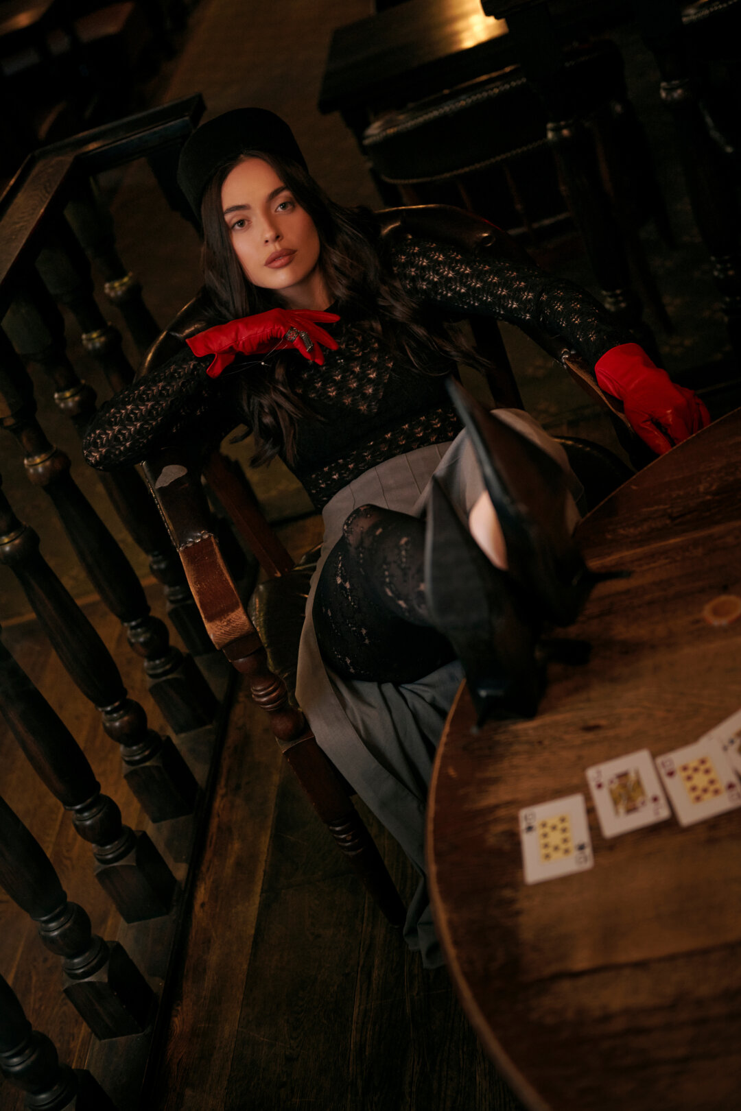 АННА КУЗНЕЦОВА Маркетолог, совладелец маркетингового агентства QWER Топ ALENA AKHMADULINA Кольцо LIKE YANA DREAMS BY ALENA AKHMADULLINA