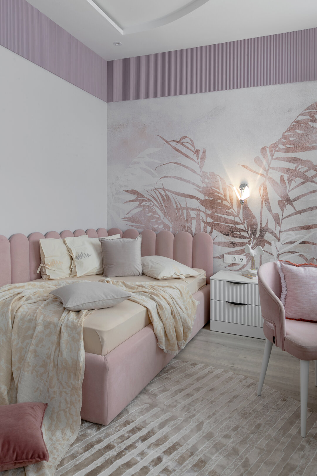 Мягкие подушки и текстиль от Lalan Boutique добавили интерьеру уюта