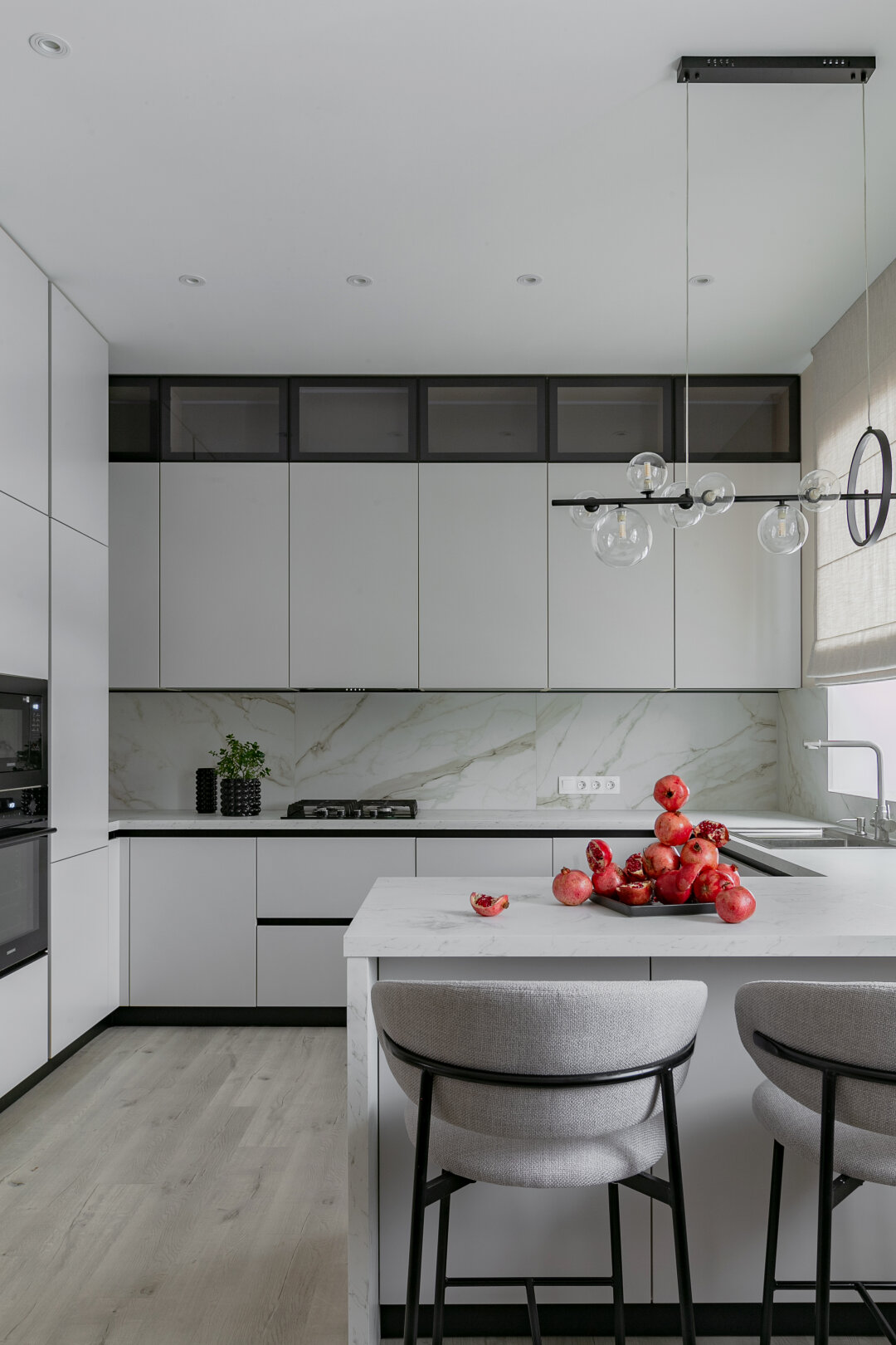 В обеденной зоне есть удобные места для хранения