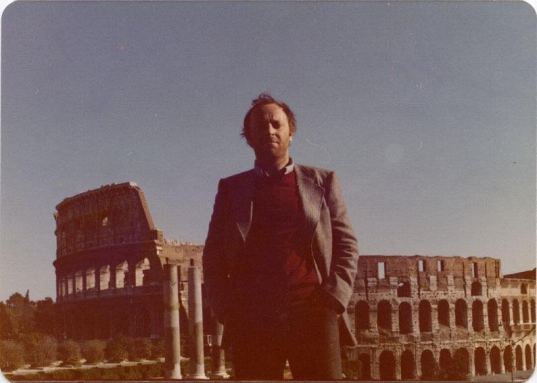 Иосиф Бродский у Колизея. Конец декабря 1975. Собрание Музея Анны Ахматовой в Фонтанном Доме