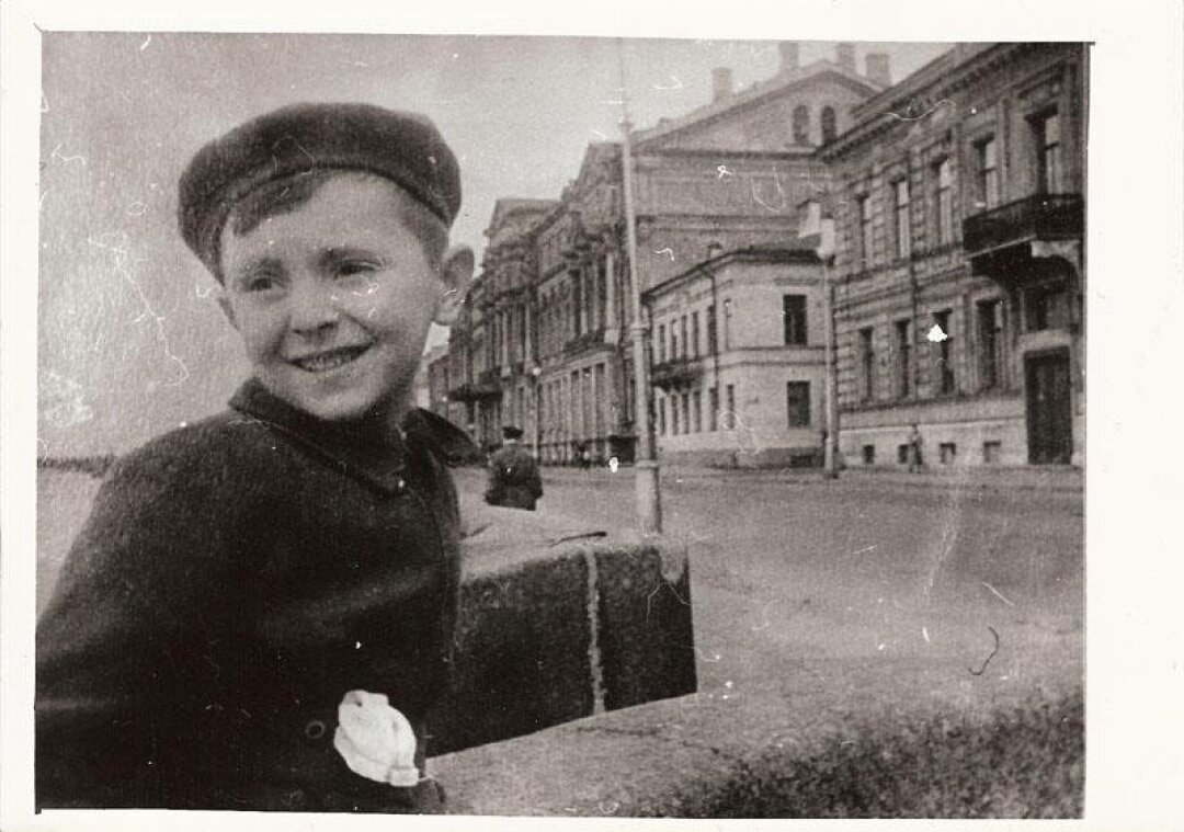Иосиф Бродский в детстве. Ленинград. 1947. Собрание Музея Анны Ахматовой в Фонтанном Доме