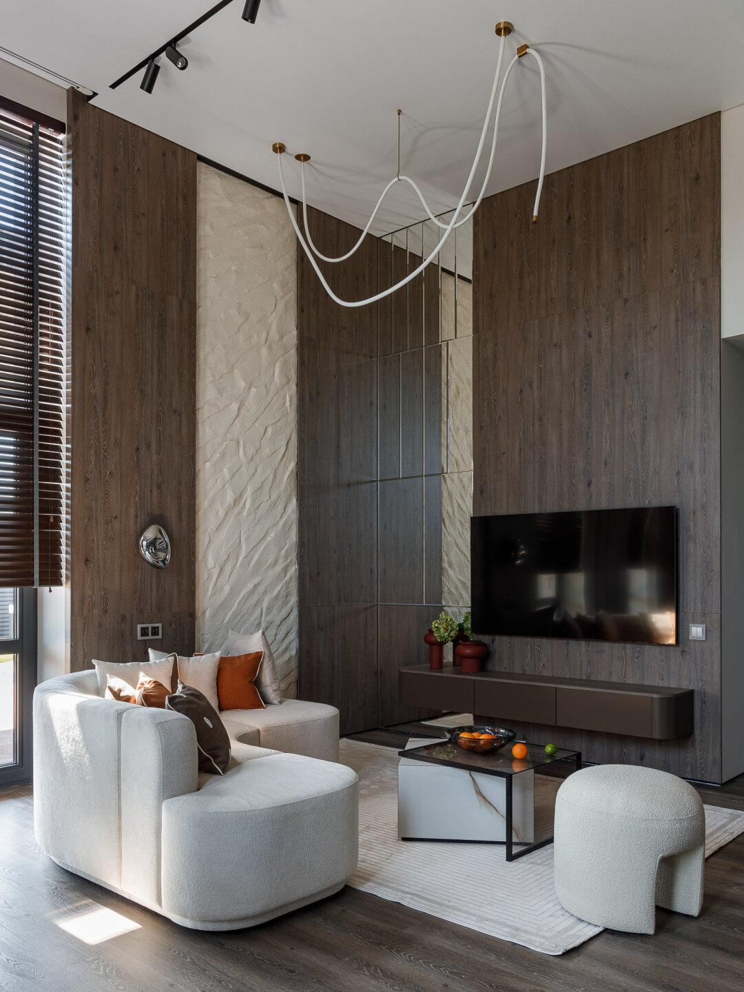 Все элементы освещения заказали в салоне «Стили Света»