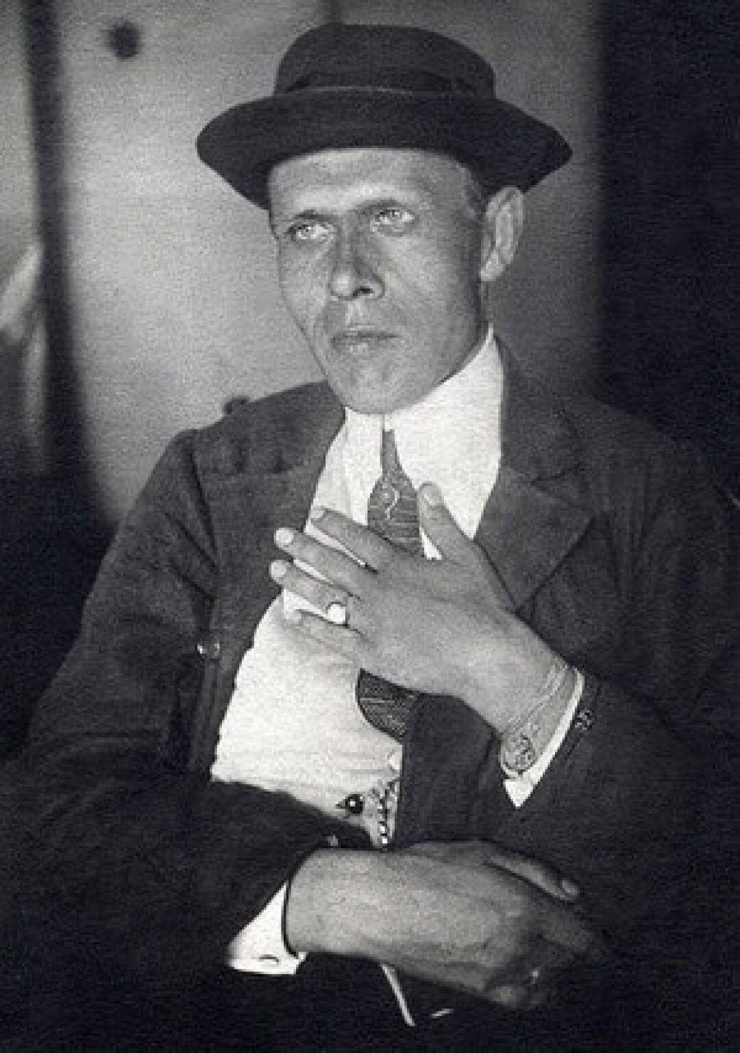 Даниил Хармс. 1930-е. Фотография. Частное собрание, Петербург, ранее — архив Петрова