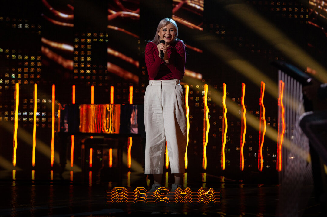 Анна Бурова на шоу «Песни» на ТНТ