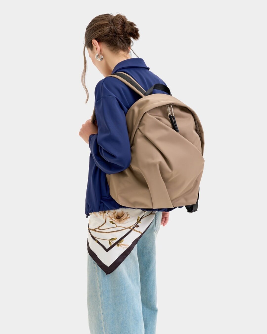 Arny Praht, 11 900 руб.