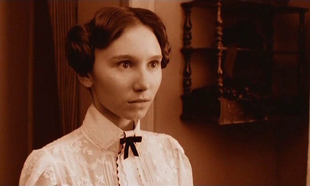 Д. Друкарова (Лиза). «Про уродов и людей». Реж. А. Балабанов. Худ. по костюмам Н. Васильева. 1998