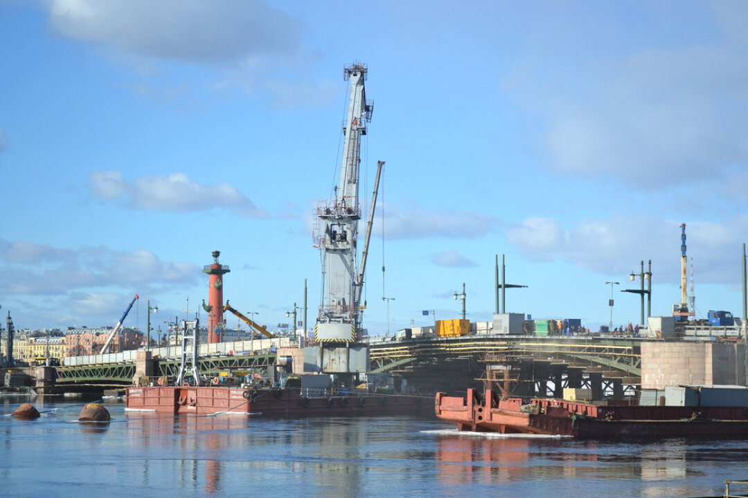 Ремонт Дворцового моста, 2013 год