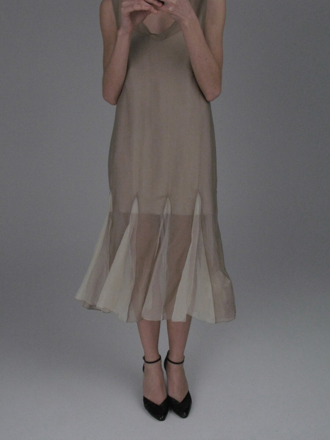 Платье Cloche, 35 000 руб.