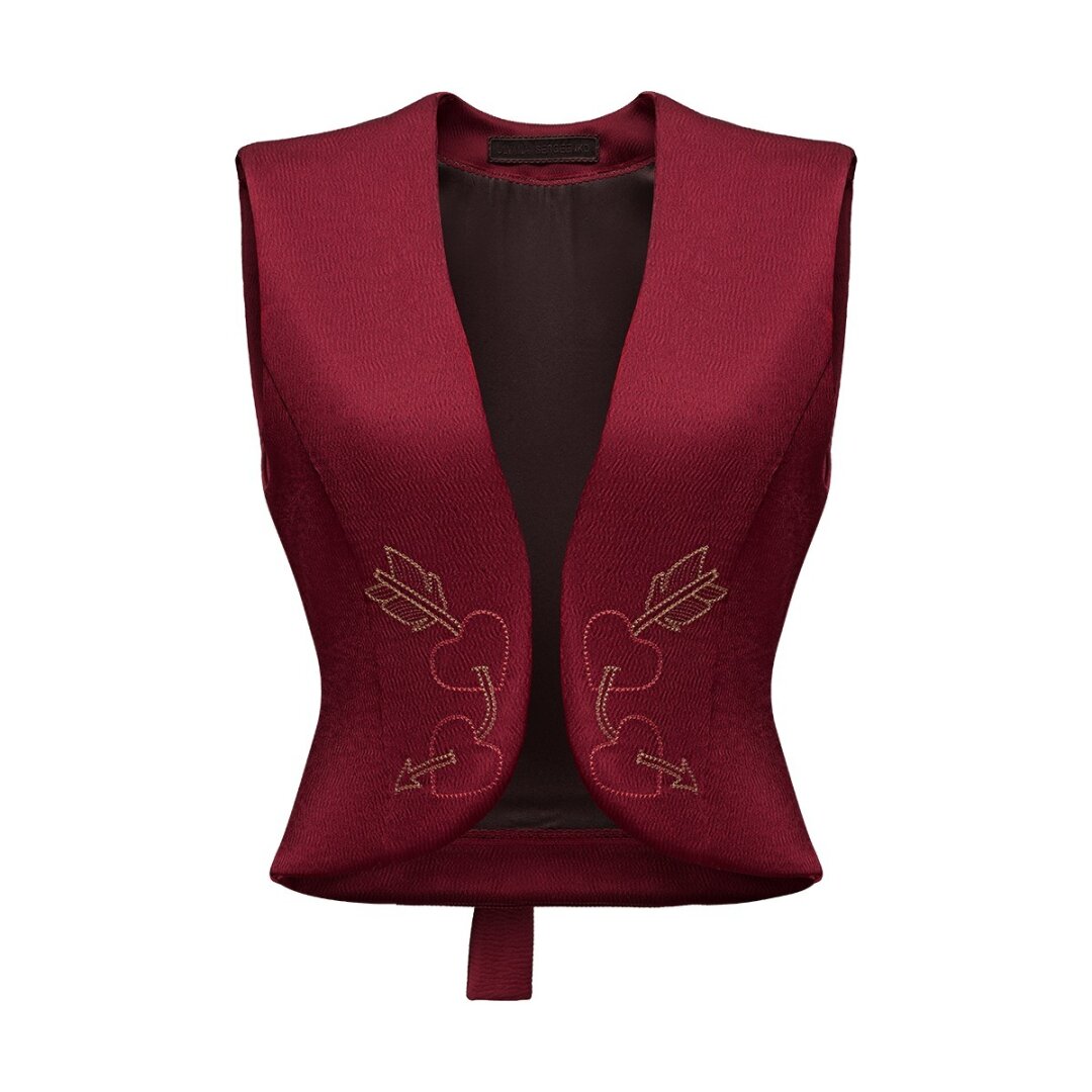 Ulyana Sergeenko, 135 000 руб.